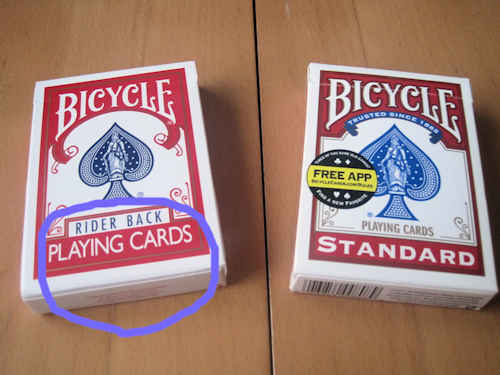 バイスクルの「STANDARD」ではなく「PLAYING CARDS」を選ぶこと