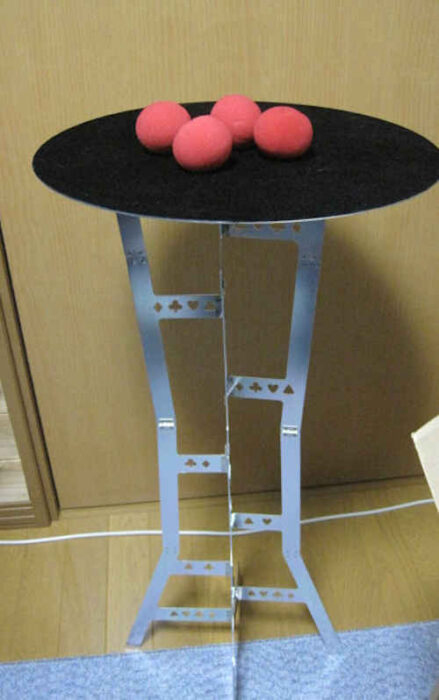 パタパタテーブルにはスポンジボールを置くことができます